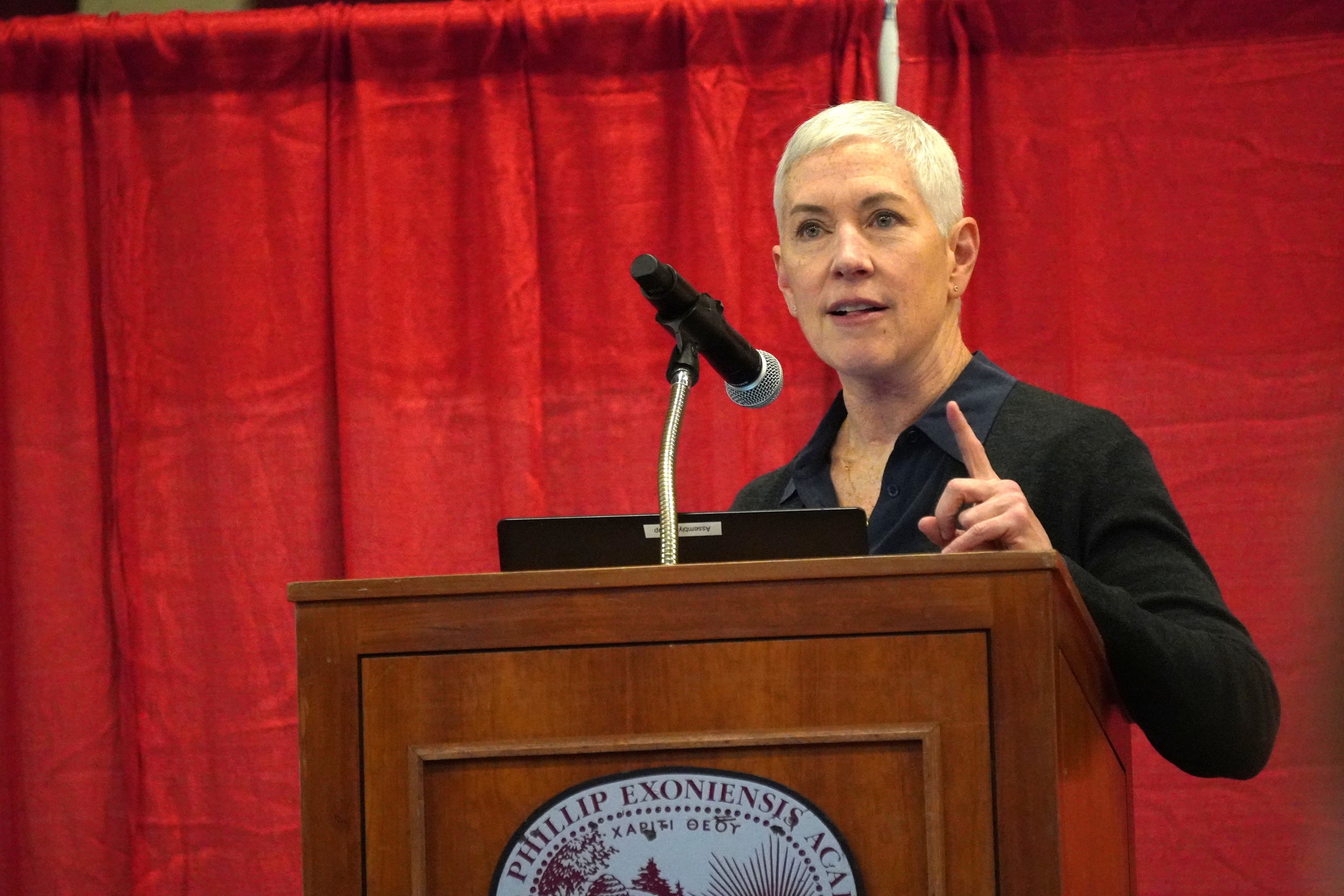 Former Marvel, DC Comics Cartoonist Noelle Giddings Talks Art at Assembly